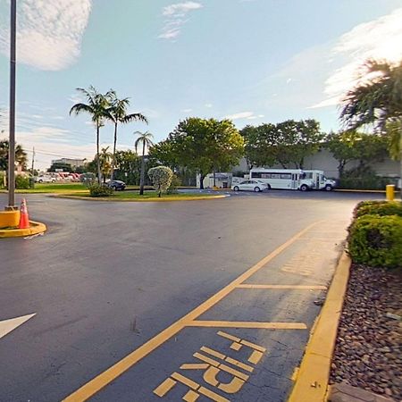 Rodeway Inn & Suites Fort Lauderdale Airport & Cruise Port Dania Beach Exterior photo