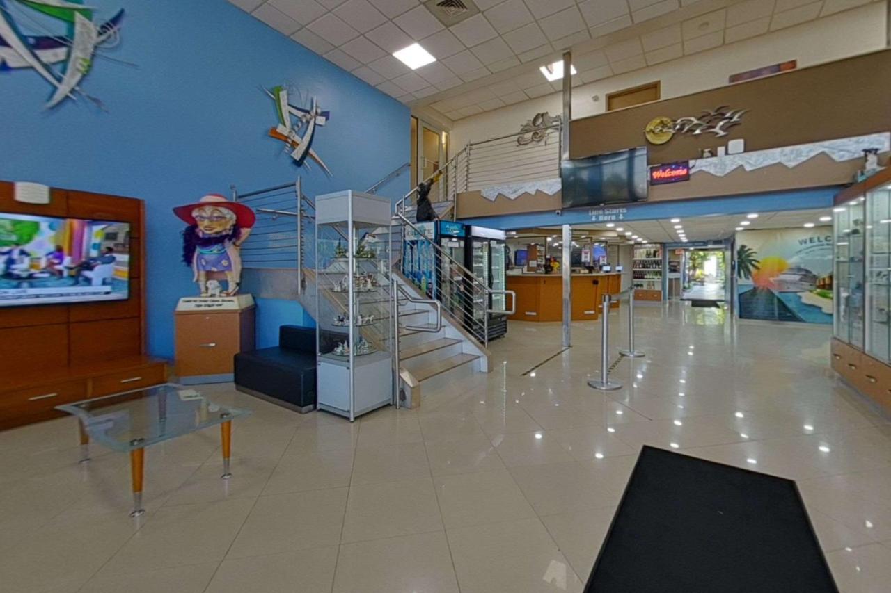 Rodeway Inn & Suites Fort Lauderdale Airport & Cruise Port Dania Beach Exterior photo