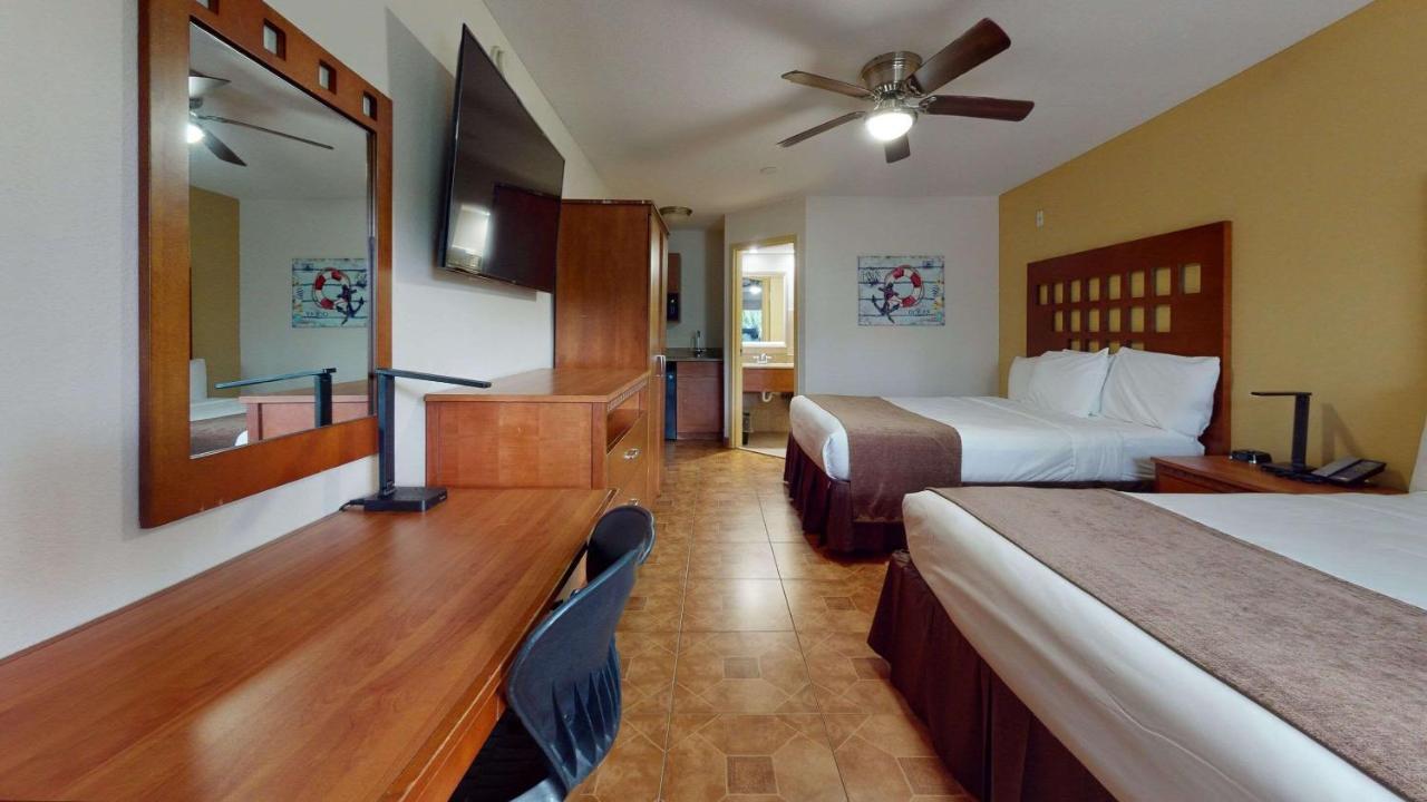 Rodeway Inn & Suites Fort Lauderdale Airport & Cruise Port Dania Beach Exterior photo