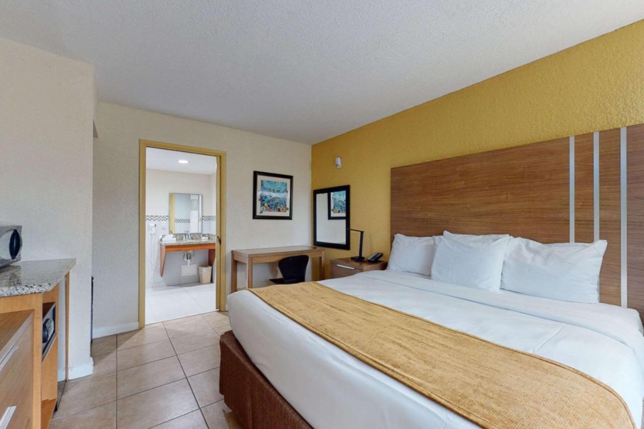 Rodeway Inn & Suites Fort Lauderdale Airport & Cruise Port Dania Beach Exterior photo