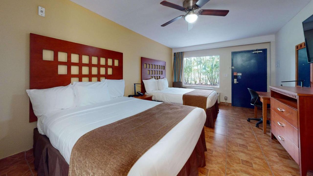 Rodeway Inn & Suites Fort Lauderdale Airport & Cruise Port Dania Beach Exterior photo