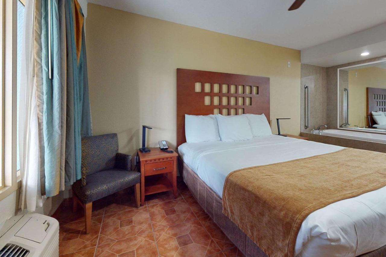 Rodeway Inn & Suites Fort Lauderdale Airport & Cruise Port Dania Beach Exterior photo