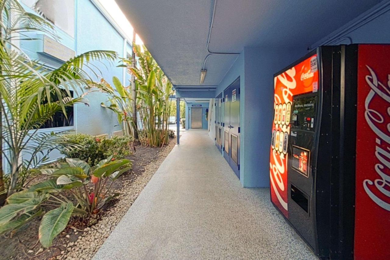 Rodeway Inn & Suites Fort Lauderdale Airport & Cruise Port Dania Beach Exterior photo