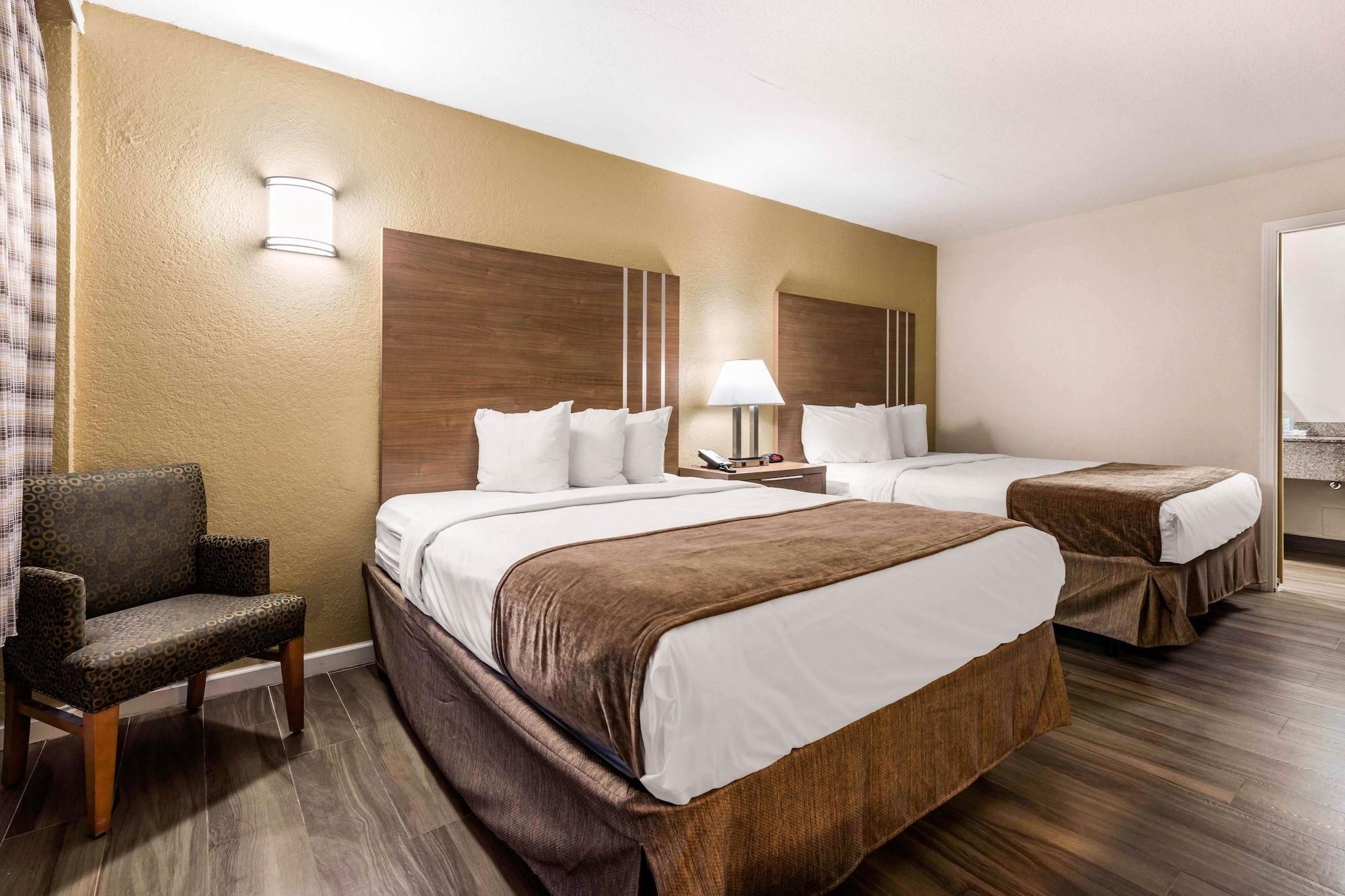 Rodeway Inn & Suites Fort Lauderdale Airport & Cruise Port Dania Beach Exterior photo
