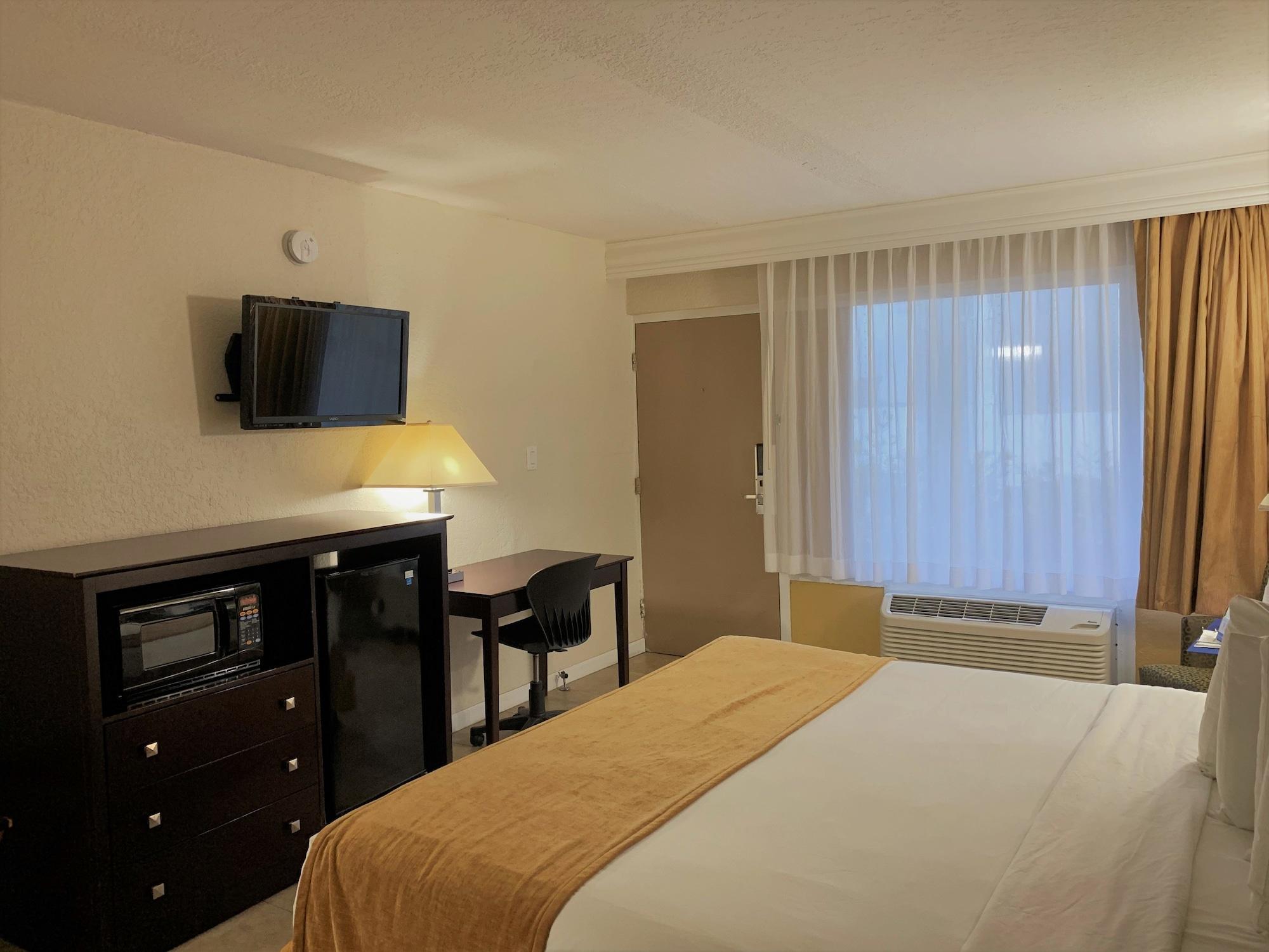 Rodeway Inn & Suites Fort Lauderdale Airport & Cruise Port Dania Beach Exterior photo